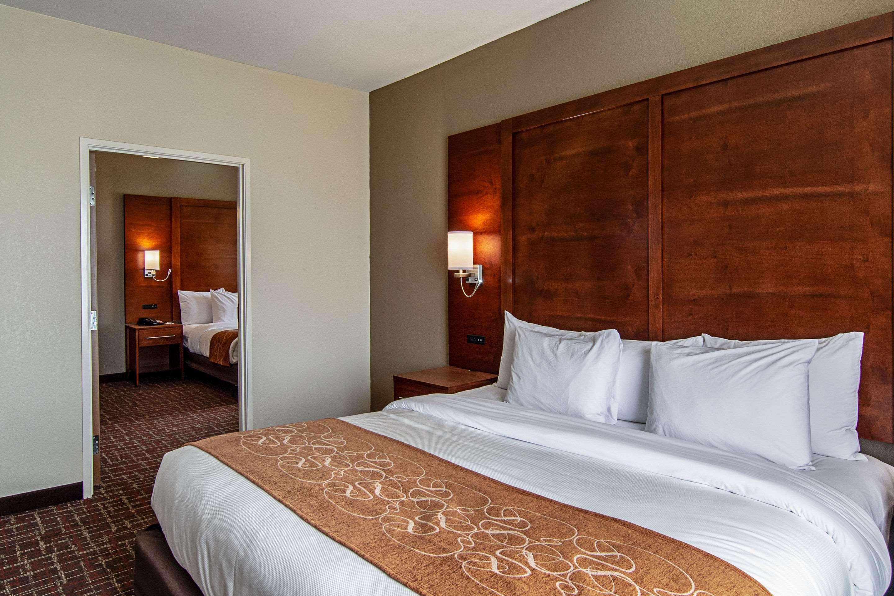 Comfort Nw Near Field Hotel 3*